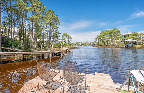 Seagrove Beach Cottage | Lakefront cozy 2-bedroom cottage on Eastern Lake of 30A.