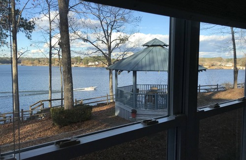 Northport House | LAKEFRONT house on Lake Tuscaloosa