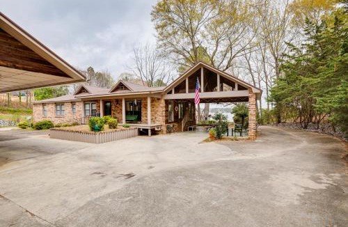 Leesburg House | Lakefront Leesburg Home with Private Dock and Ramp!