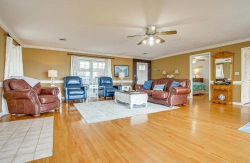 Leesburg House | Lakefront Leesburg Home with Private Dock and Ramp!