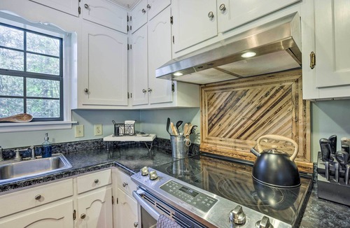 Newell House | Lakefront Lineville Retreat w/Private Dock!