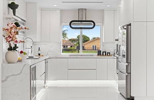 Ludlam House | Lakefront Lux Villa w/Games, Spa, BBQ, Pool & Fun