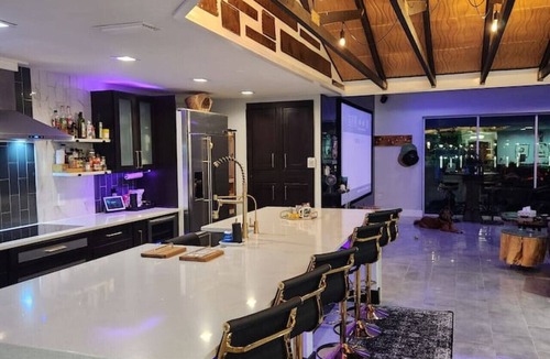 Orlando House | Lakefront Luxury pool 3100sq ft on lake.