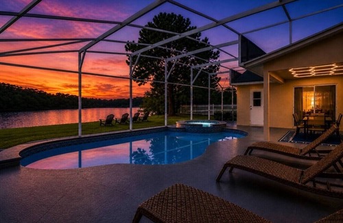 Thousand Oaks House | Lakefront Pool Home | Disney | 16+ Guests | Spa