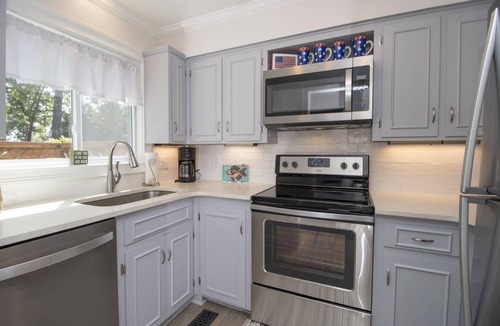 Dadeville Villa | Lakefront Villa in StillWaters – Perfect for Relaxation & Adventure!