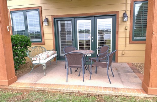 Guntersville Condo | Lakeside Condo ~ Close to Everything ~ First Floor ~ Pool ~ Dock ~ Views