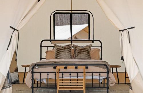 Wewahitchka Other | Lakeside Glamping with Free Kayaks & Fishing