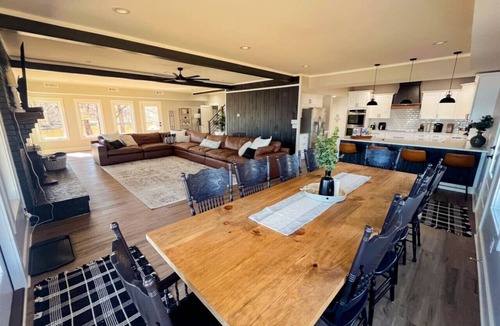 Cedar Bluff House | Lakeside Retreat/Cedar Bluff Weiss Lake Sleeps 18