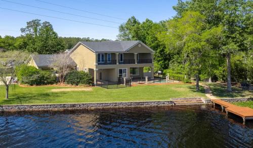 Interlachen House | Lakeside Retreat with pool, dock & game room