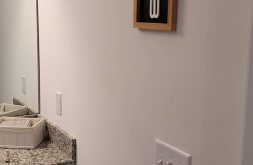 Doctors Inlet Apartment | Lakeview Escape