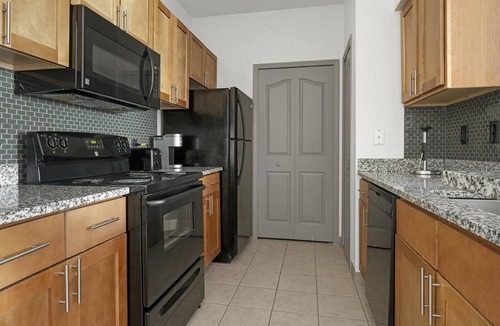 Gainesville Apartment | Landing | Amazing 1BD, Gym, Clubhouse