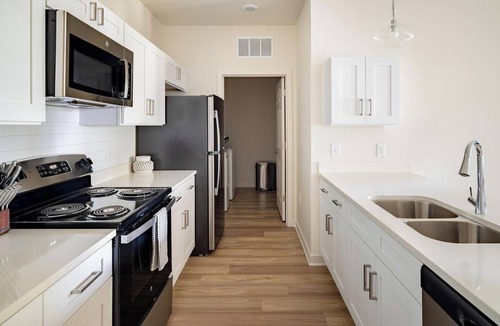 Bellview Apartment | Landing | Amazing 2BD, Gym, Pool