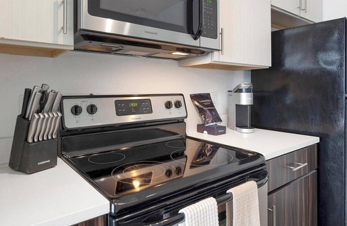 Fairvilla Apartment | Landing | Amazing 2BD, Gym, Clubhouse