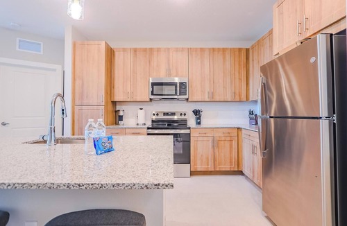 Interchange Square Apartment | Landing | Amazing 2BD, Gym, Clubhouse