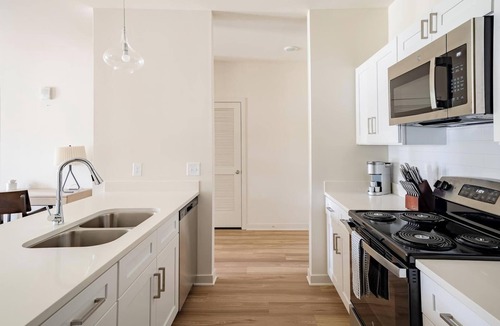 Bellview Apartment | Landing | Beautiful 2BD, Pool, Gym