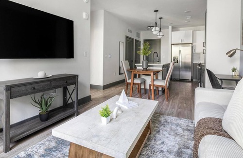 Southbank Apartment | Landing | Chic 1BD, Pool, Yoga Studio