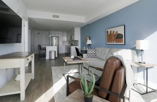 East Naples Apartment | Landing | Chic 1BD, Pool