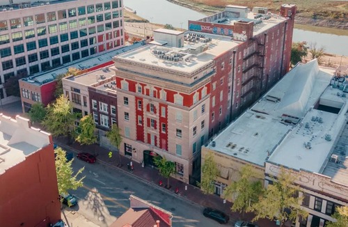 Downtown Memphis Apartment | Landing | Chic 2BD, Gym, Courtyard
