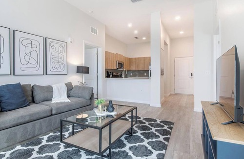 Florida Center Apartment | Landing | Chic 2BD, Gym, Yoga Studio