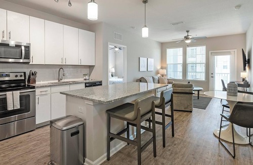 Land O' Lakes Apartment | Landing | Chic 2BD, Pool, Clubhouse