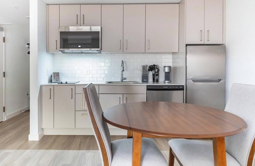 Golden Gate Apartment | Landing | Chic Studio, Yoga Studio, Clubhouse