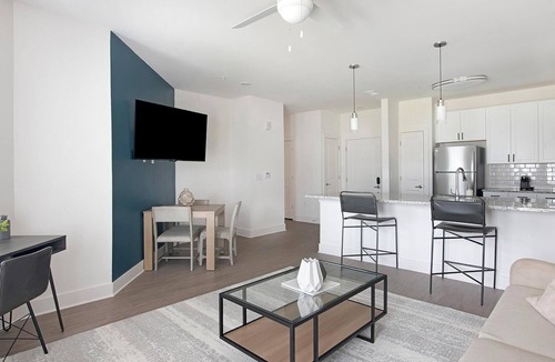 Athens Apartment | Landing | Incredible 1BD, Gym, Pool