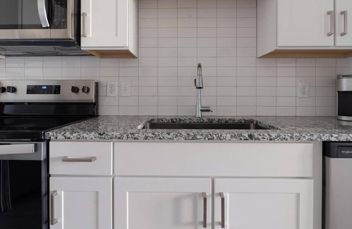 Laurel Apartment | Landing | Incredible 1BD, Gym, Clubhouse