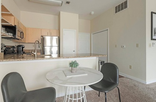New Pathways Apartment | Landing | Incredible 1BD, Gym, Pool