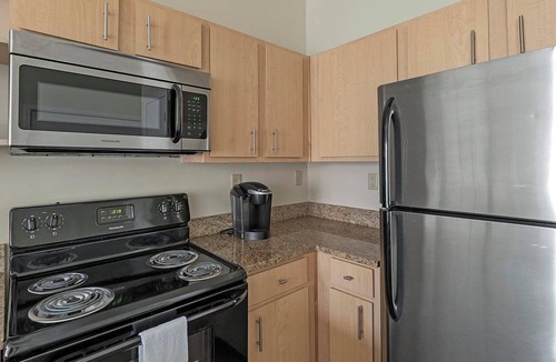 New Pathways Apartment | Landing | Incredible 1BD, Gym, Pool