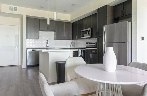 Palmetto Apartment | Landing | Incredible 2BD, Yoga Studio, Clubhouse