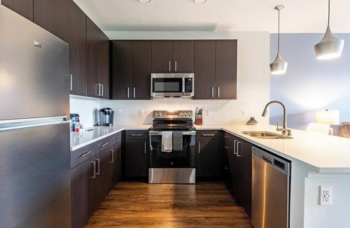 Historic Downtown Kissimmee Apartment | Landing | Modern 1BD, Yoga Studio
