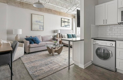 Central Business District Apartment | Landing | Modern Studio, Rooftop Lounge, Gym