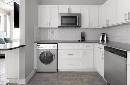 Central Business District Apartment | Landing | Modern Studio, Rooftop Lounge, Gym