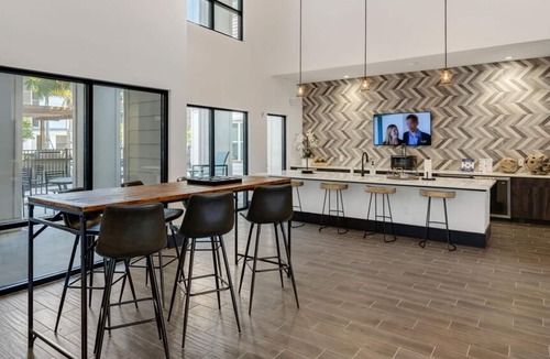 San Marco Apartment | Landing | Spectacular 1BD, Gym, Clubhouse