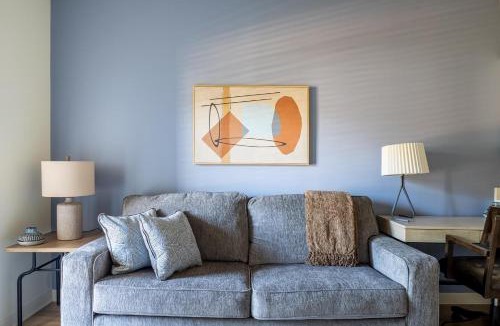 Bellview Apartment | Landing Spectacular 1BD Gym Pool