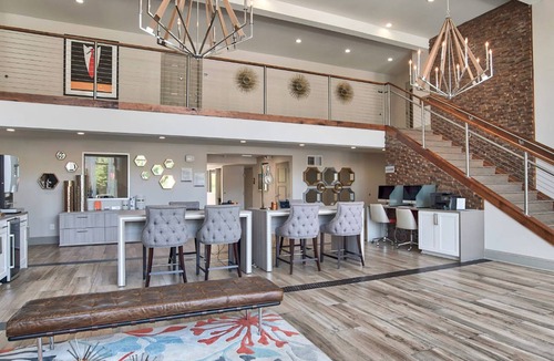 Homewood Apartment | Landing | Spectacular 2BD, Clubhouse, Pool