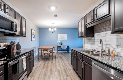 Cocoa Apartment | Landing | Spectacular 2BD, Pool, Clubhouse
