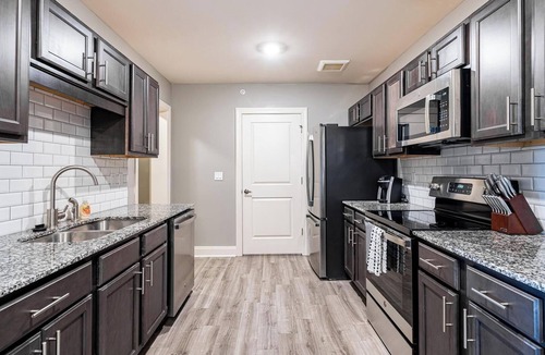 Cocoa Apartment | Landing | Spectacular 2BD, Pool, Clubhouse