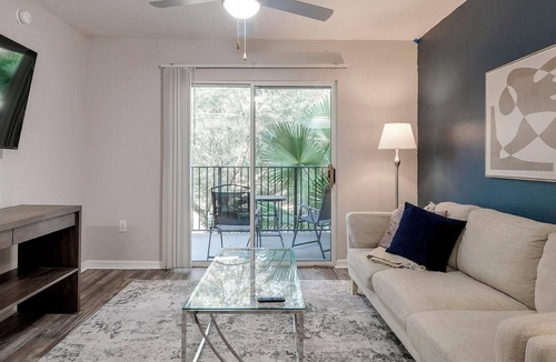 Orlando Apartment | Landing | Spectacular 2BD, Gym, Pool