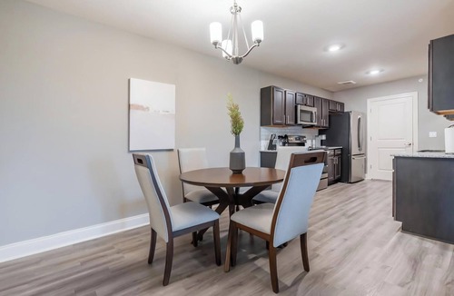 Cocoa Apartment | Landing | Spectacular 3BD, Pool, Clubhouse
