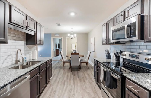 Cocoa Apartment | Landing | Spectacular 3BD, Pool, Clubhouse