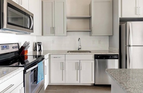 St. Johns Apartment | Landing | Stunning 1BD, Gym