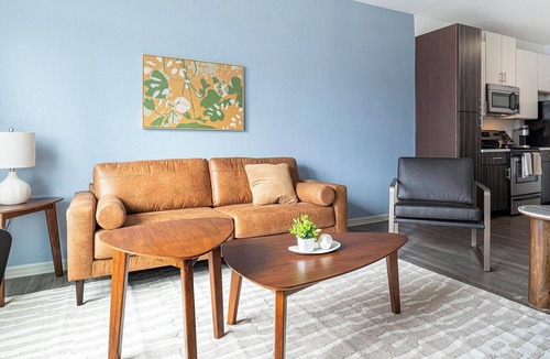 Fairvilla Apartment | Landing | Stunning 1BD, Gym, Clubhouse