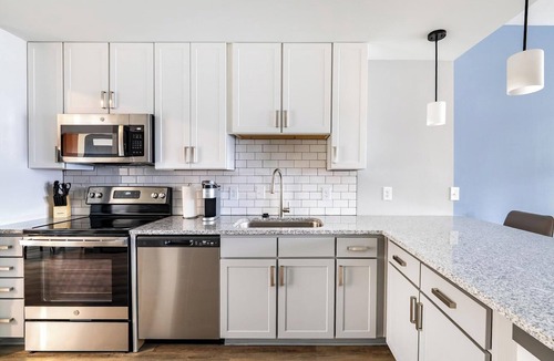 Northwest Pensacola Apartment | Landing | Stunning 3BD, Rooftop Lounge, Game Room
