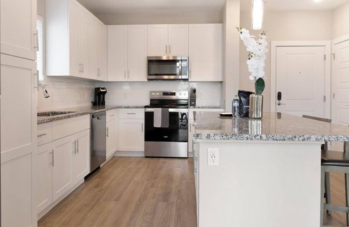 Southeast Orlando Apartment | Landing | Stylish 1BD, Pool, Clubhouse