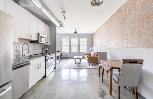 Northwest Pensacola Apartment | Landing | Stylish 1BD, Yoga Studio, Rooftop Lounge
