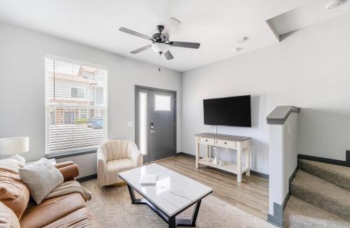 Northwest Pensacola Apartment | Landing Stylish 3BD Game Room Pool