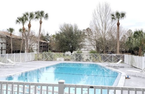 Gainesville Apartment | Large 1 BR Condo - Next to Oaks Mall and Hospital
