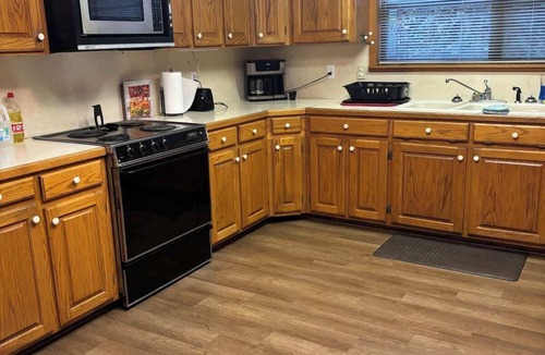 Benton House | Large 2 bedroom/2 bath home in the heart of Benton