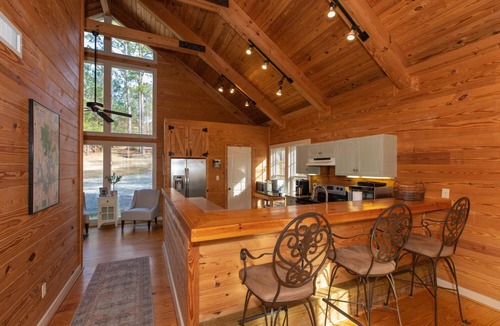 Little Kowaliga House | Large Group Vacationers Dream, 45 mins to Auburn.